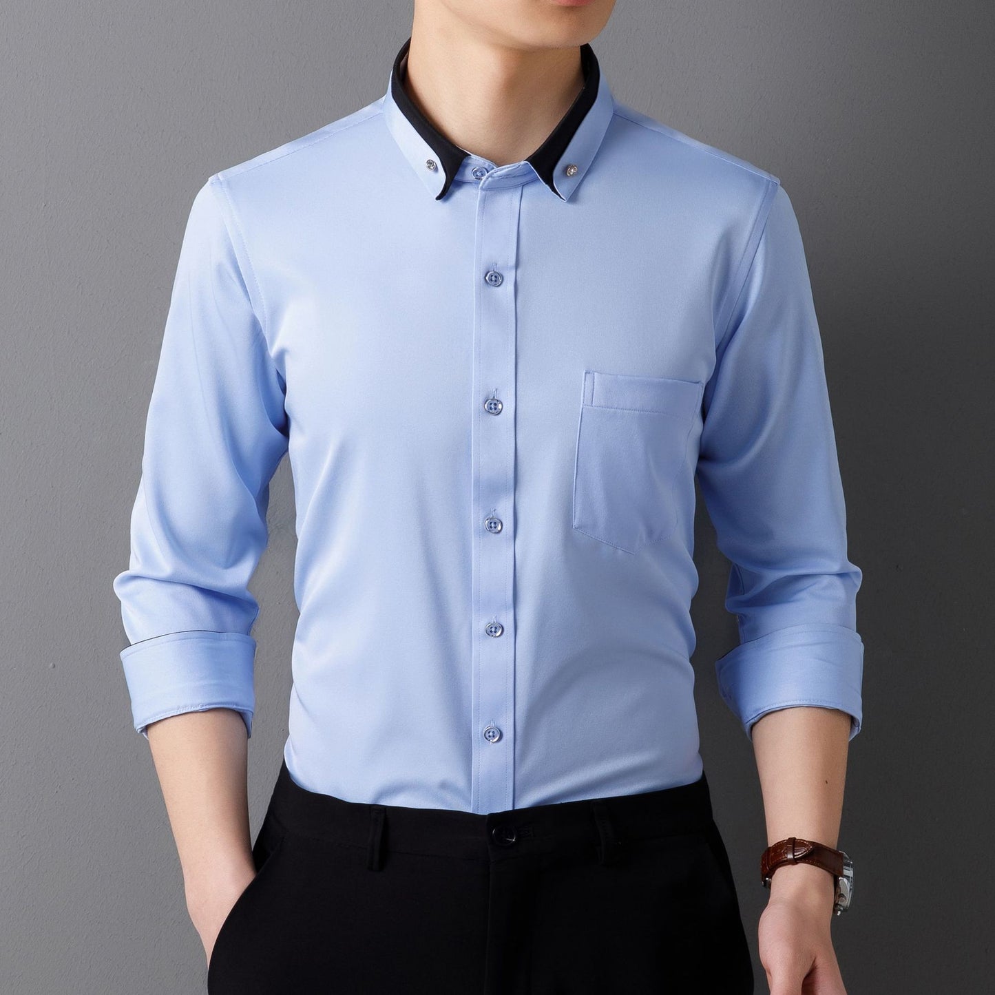 Chemise homme à manches longues.