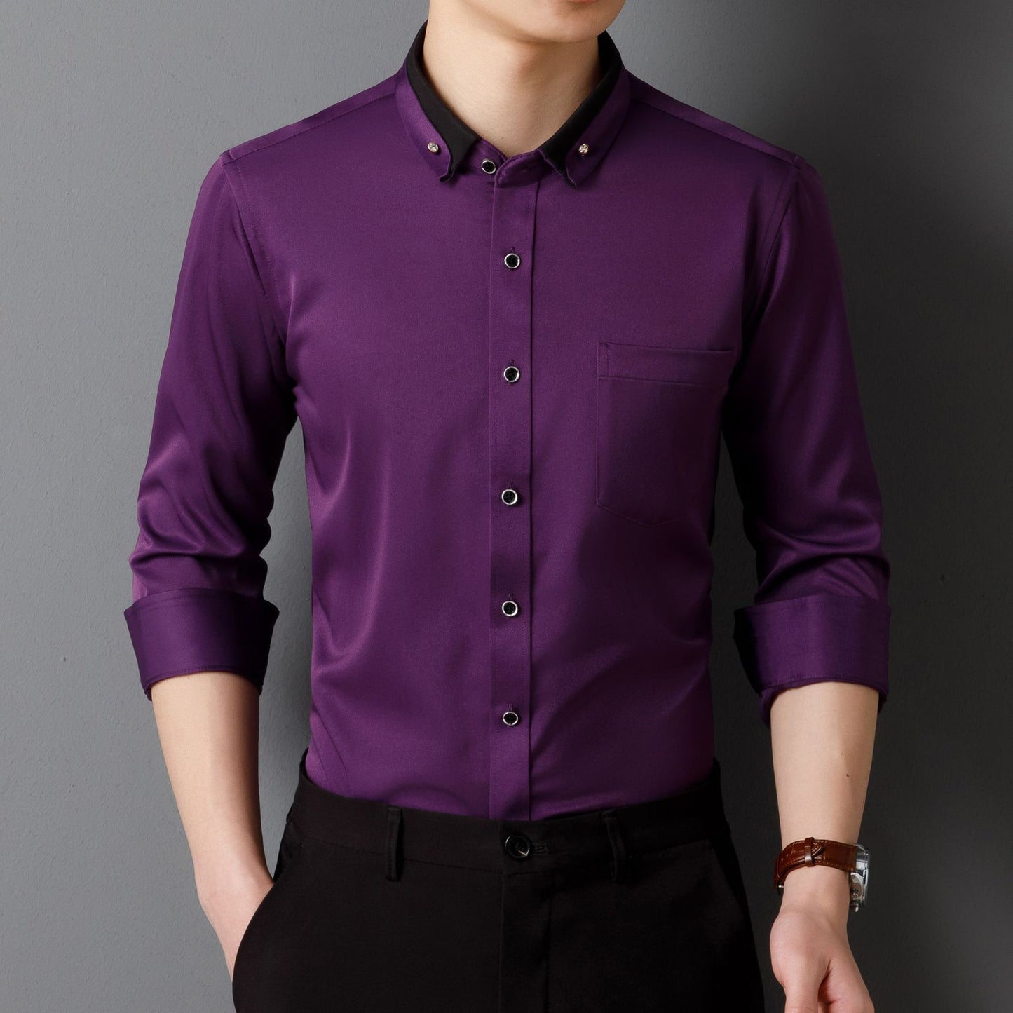Chemise homme à manches longues.