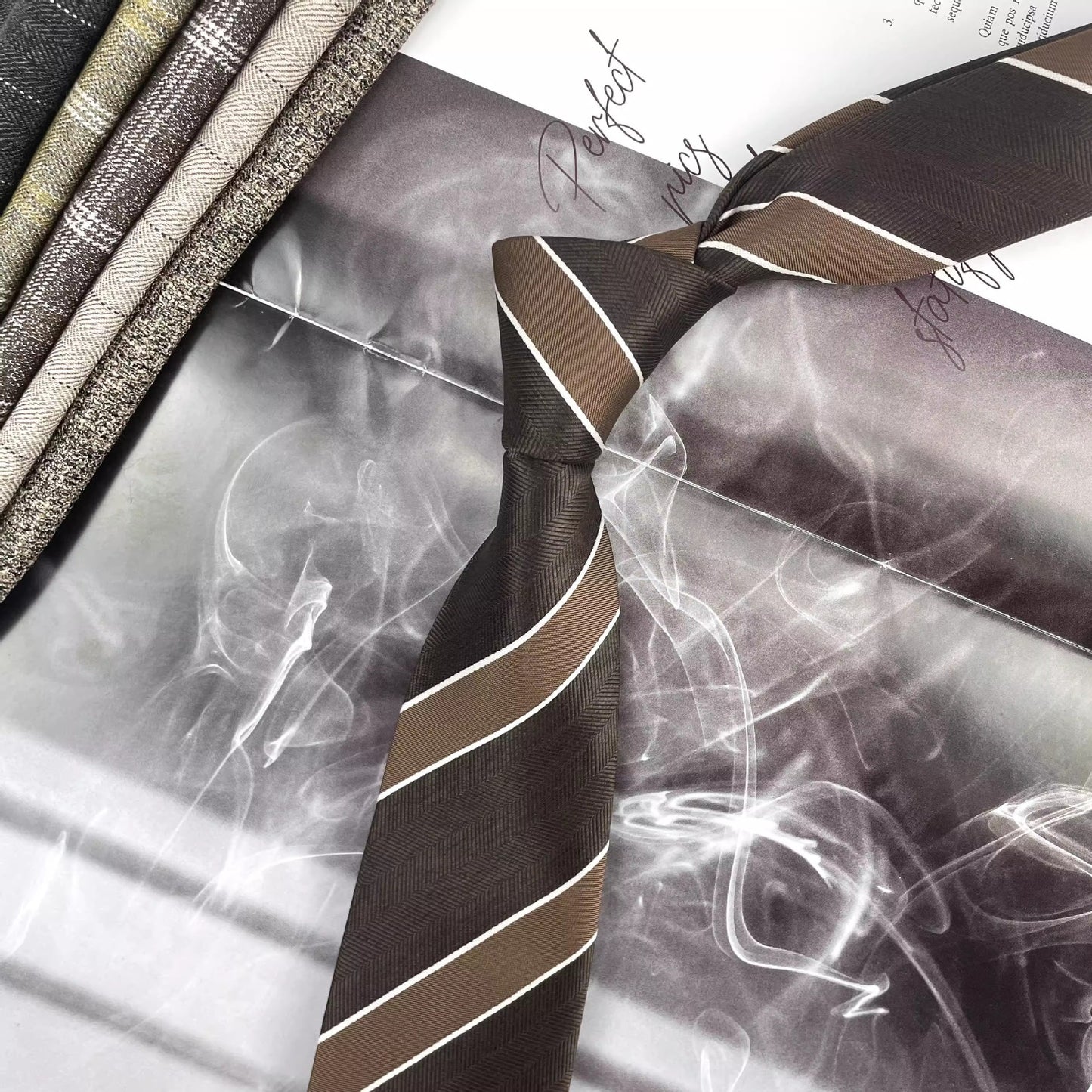 Cravate rétro à rayures.